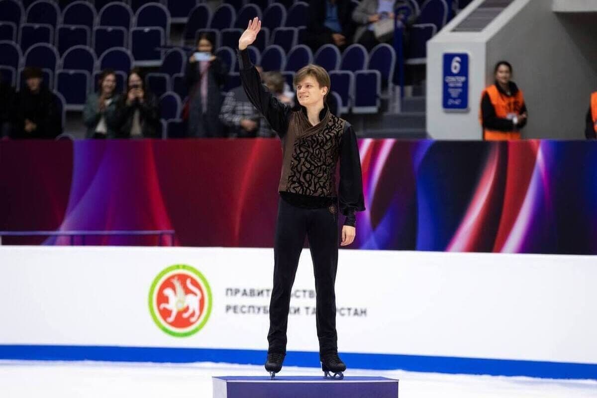 Figure skater Evgeny Semenenko told about the attitude to records and study in medical school