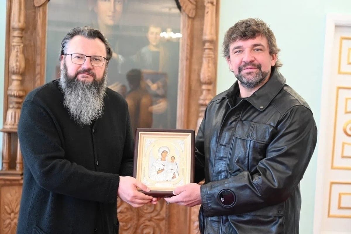 Metropolitan Isidor met with Vasily Vakulenko in the Assumption Cathedral of Smolensk