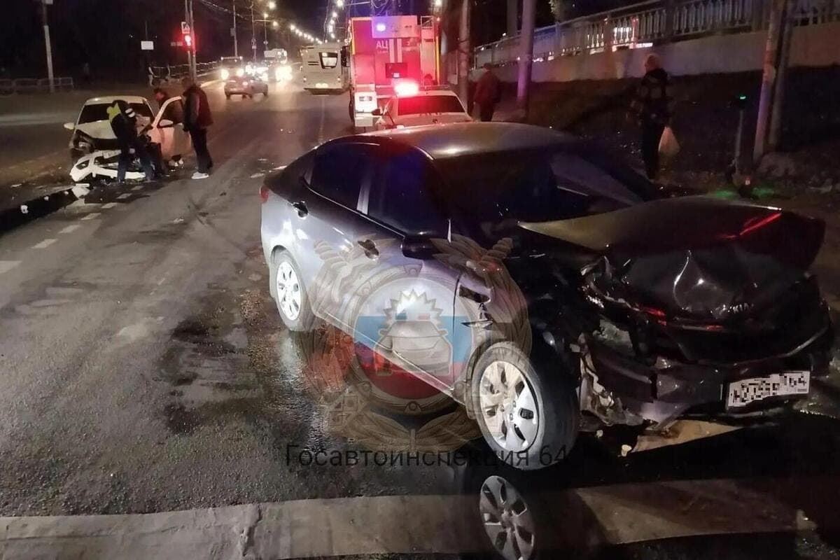 In Saratov in the accident injured two people