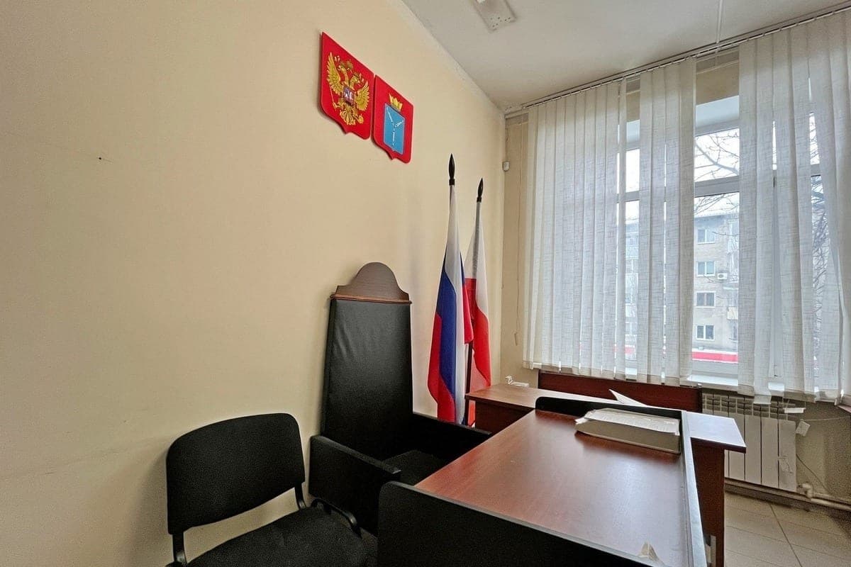 В Саратове гарнизонный суд отправил на гауптвахту уснувшего на посту часового