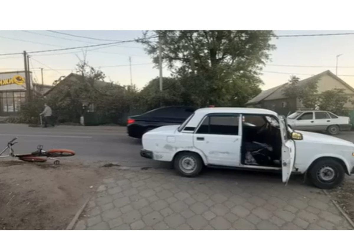 Eight-year-old cyclist was injured in a collision with a car near Azov
