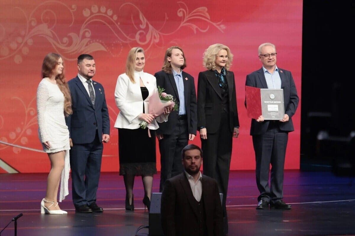 Milyaev congratulated the Tula Vronsky family on winning the contest “Family of the Year”