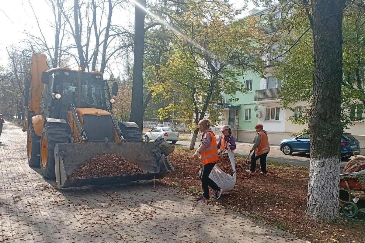 В Ясиноватой привели в порядок бульвар Ленина