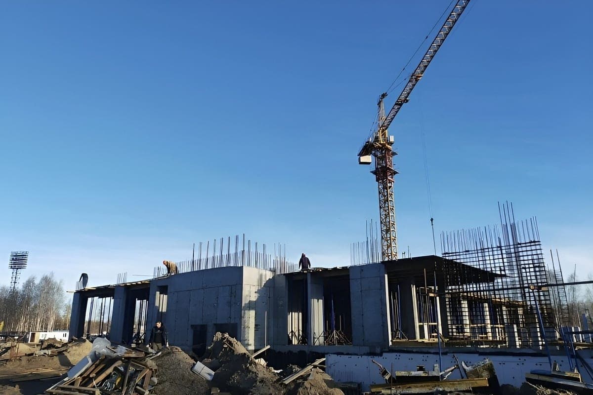 In Severodvinsk are building the walls of the first floor of the pool