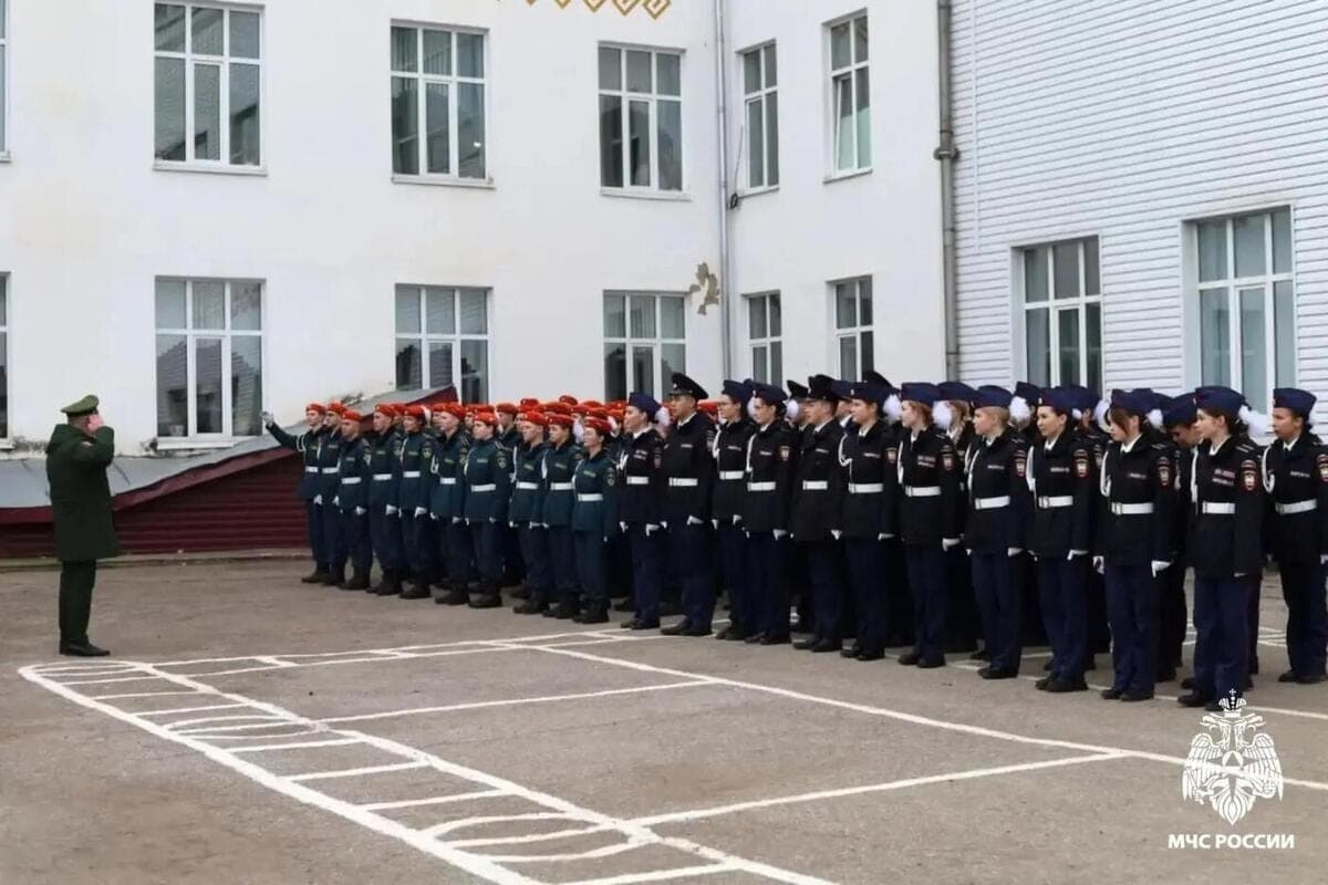 Students of the security department in Cheboksary were awarded the first titles