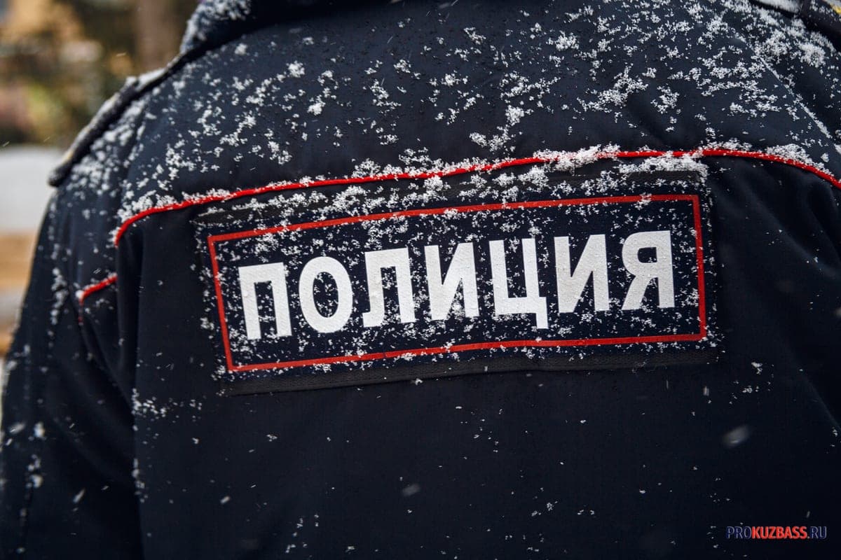 «Дай закурить»: в Ленинске-Кузнецком двое грабителей отвлекли прохожего и украли кошелёк