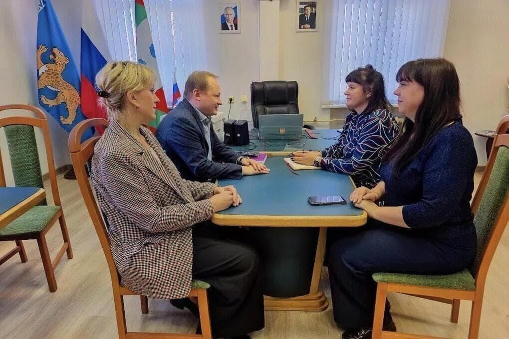 Federal money and new sports grounds: Anton Moroz discussed the future of the Palkinsky district with the new head