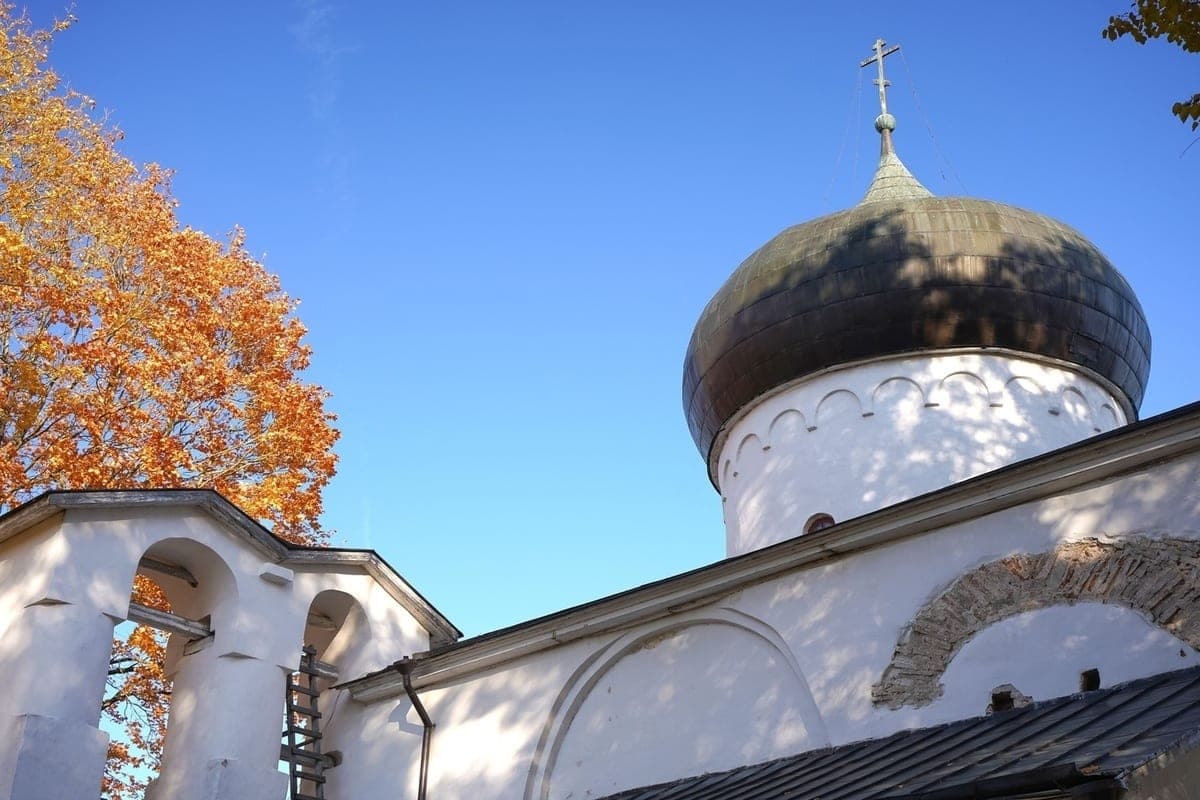 Экскурсия по Спасо‑Преображенскому собору Мирожского монастыря откроет свои двери сегодня в 12.00 и 14.00