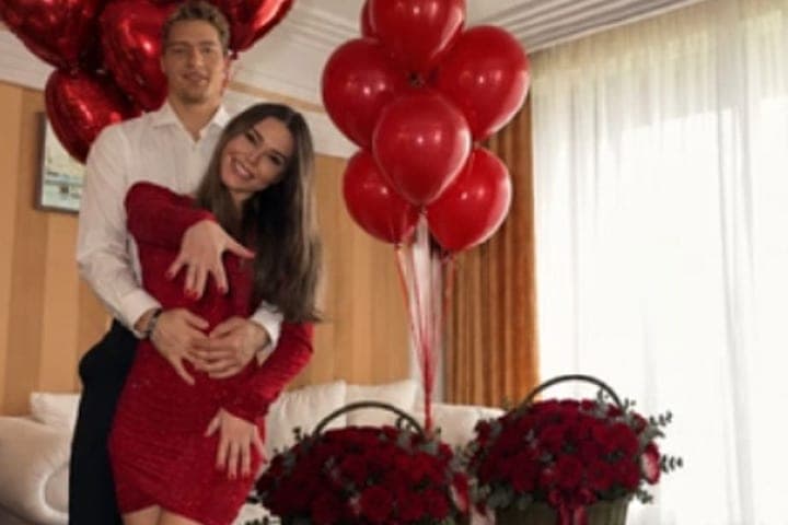 Ярославский форвард объявил о помолвке со звездой фигурного катания