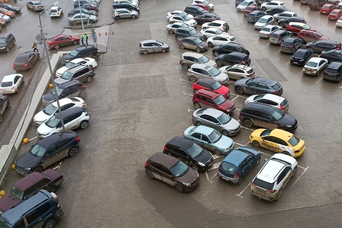 On the bypass in Yekaterinburg faced three cars