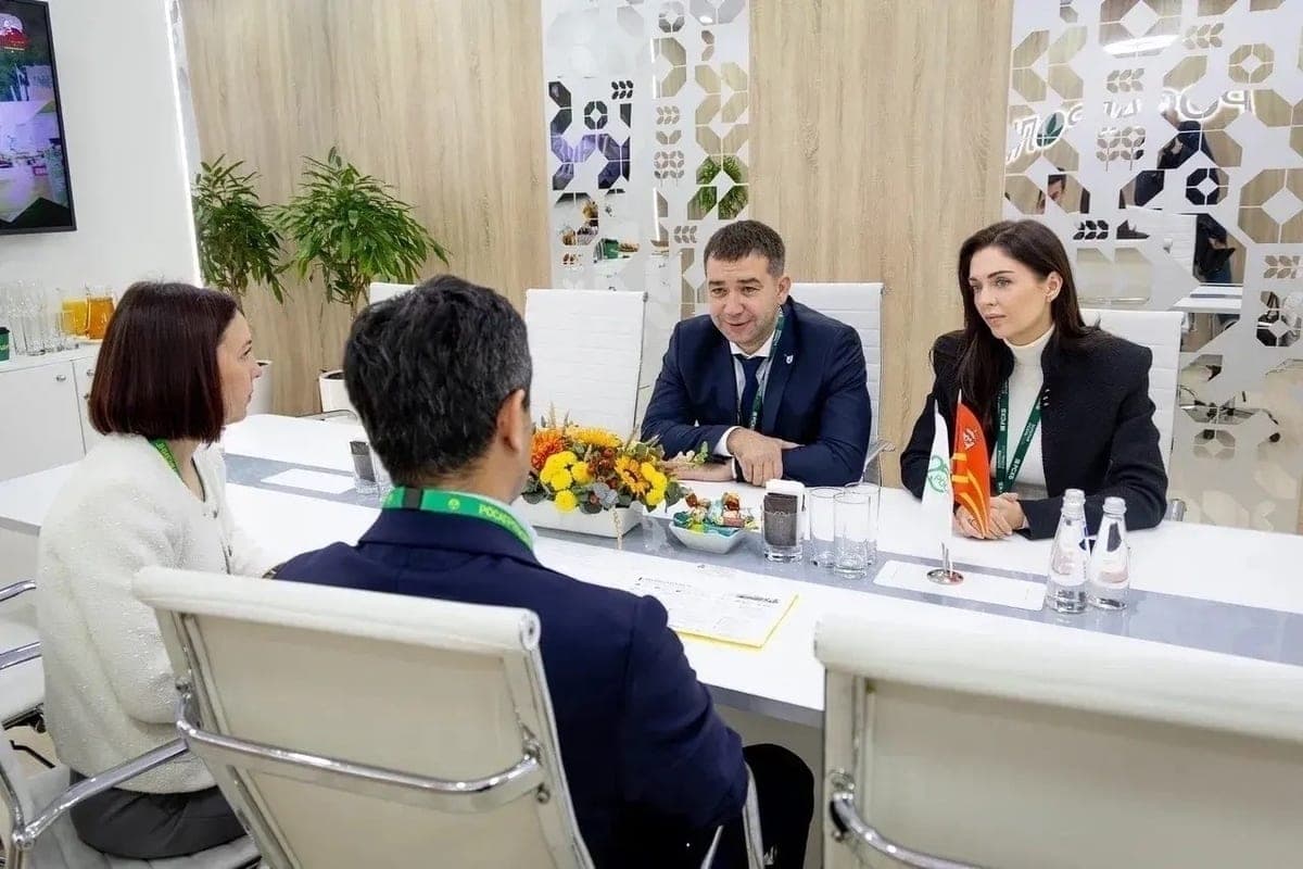 Smolensk delegation took part in the All-Russian exhibition "Golden Autumn - 2026"