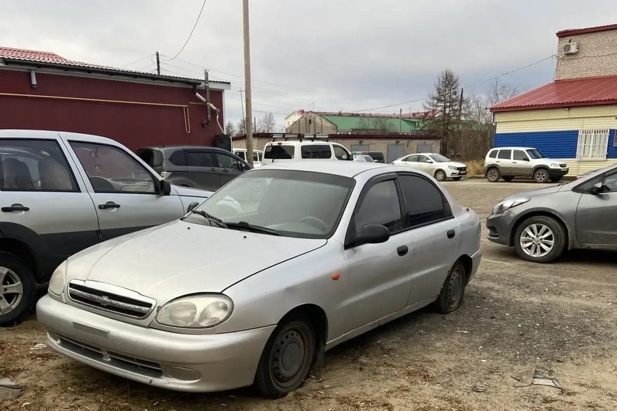 NAO State Traffic Inspectorate asks to remove cars from the territory of MREO in Seekers