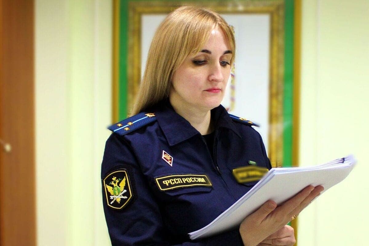 Court bailiffs helped Smolensk get the keys to the apartment