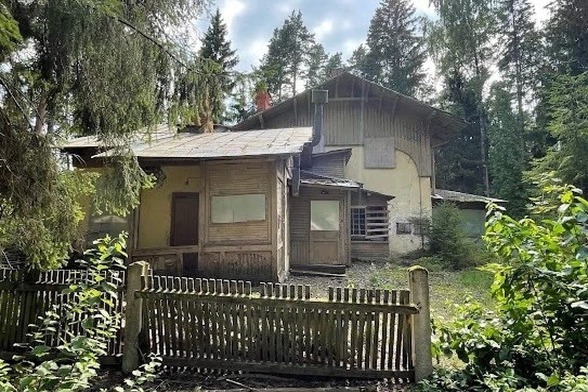 In Komarovo, the dacha of Kannegiser will begin to pass for the ruble after seven years of restoration