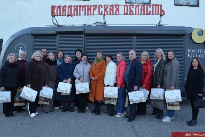 The official delegation from the Tver region walked in Vladimir