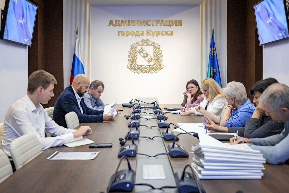 Маслов потребовал согласовывать снос остановок в Курске