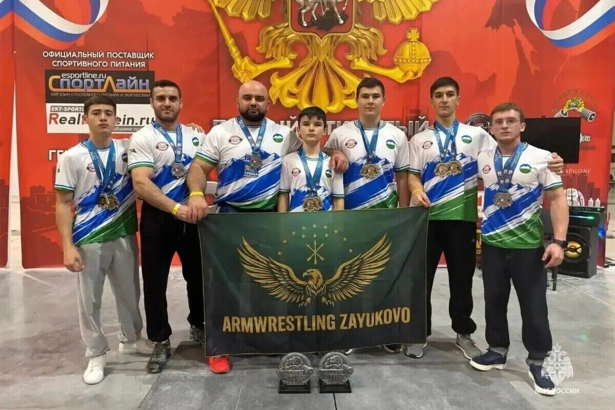 Сотрудники МЧС Кабардино-Балкарии стали чемпионами России по силовому спорту