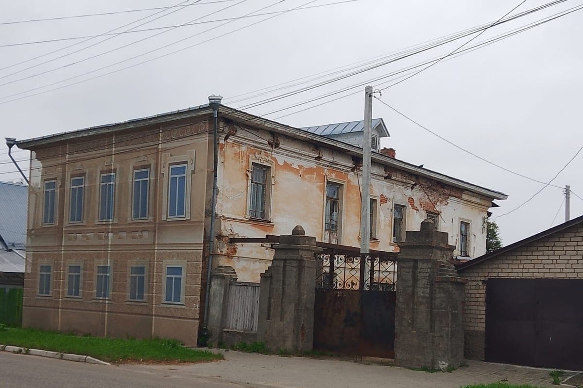 В центре Костромской области старинный особняк продадут за 1 рубль