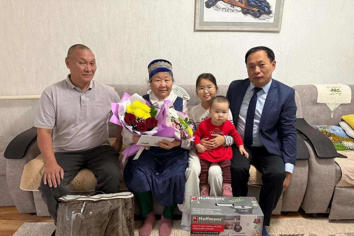 Resident of Kalmykia congratulated on the 93rd anniversary