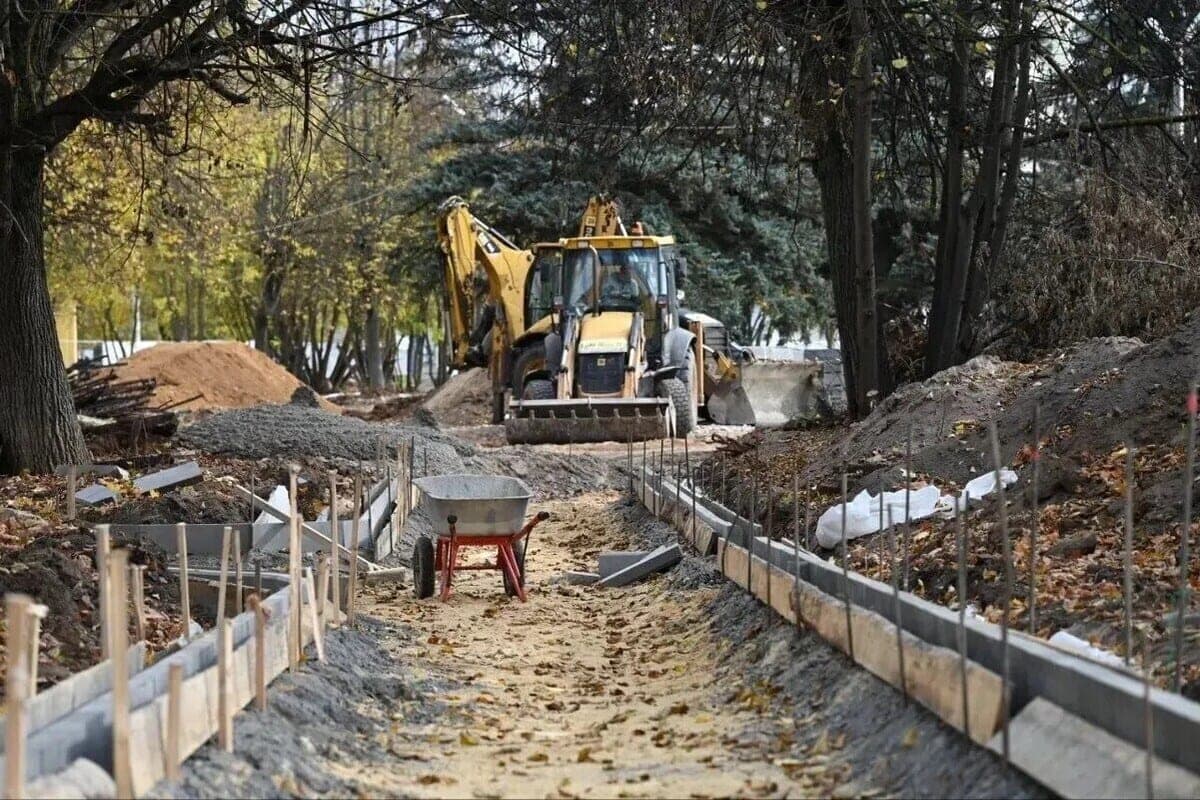 In the squares of Kryukov, "Mirabel" and Bolshevik prepare the grounds for the tracks