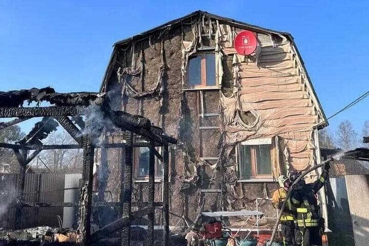 At the fire in Otradny were rescued a woman with a small child