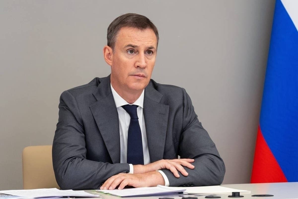 Vasily Anokhin felicita al Viceprimer Ministro Dmitry Patrushev por su cumpleaños