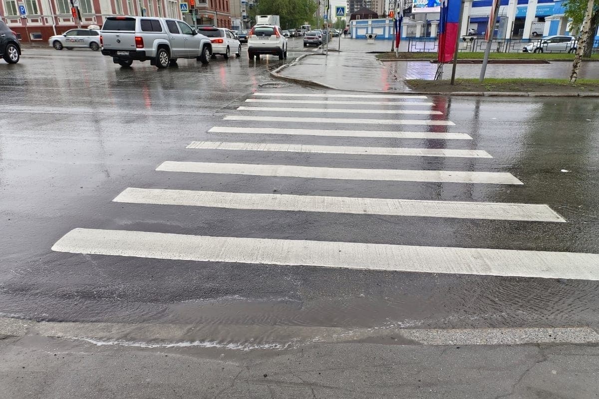 В Барнауле женщина за рулем авто сбила подростка на пешеходном переходе