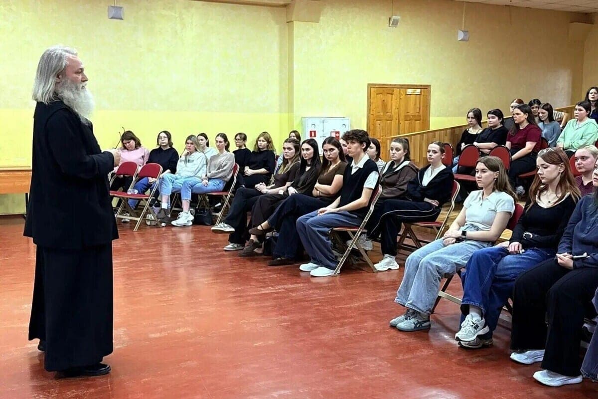 Provincial College hosted a lecture by Archpriest Alexander Golubev