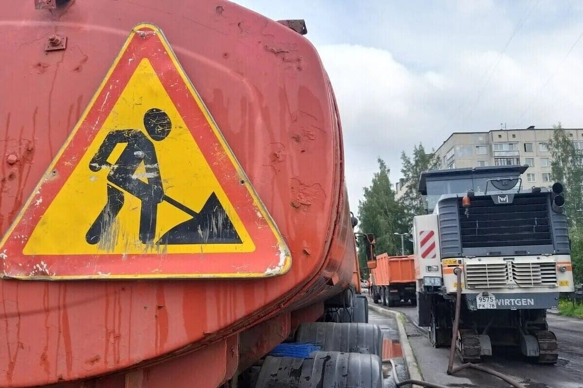 “Heat grid” left garbage on the 10th Krasnoarmeyskaya street after the elimination of the accident