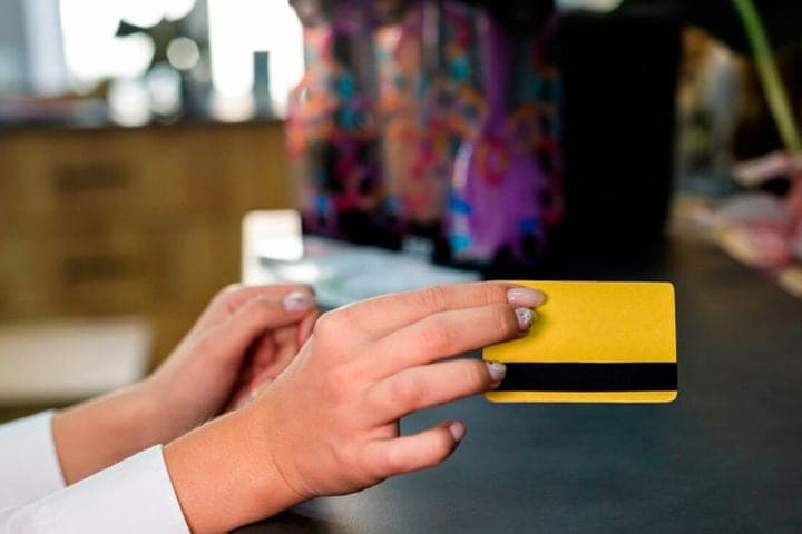 39-year-old resident of Bryansk caught paying for purchases with someone else’s card
