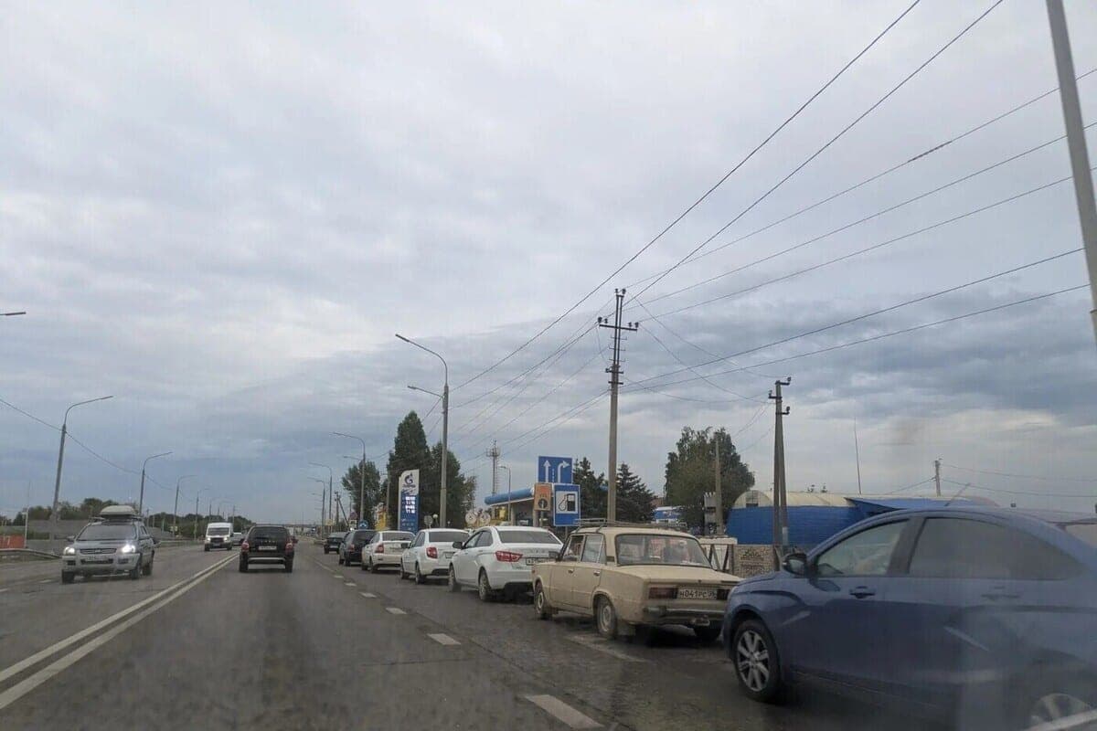 In Voronezh, a 17-kilometer traffic jam was formed on the exit to Moscow