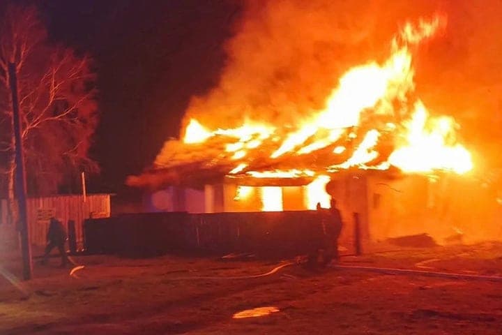 In the Stone-on-Obi at night fire rescued a man
