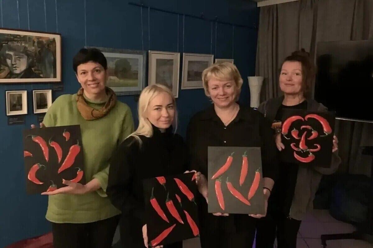 In the art space Serpukhov held a master class in the style of total black