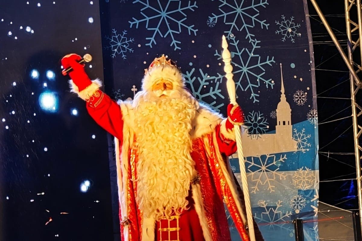 Santa Claus from Great Ustyug holds a competition for his birthday