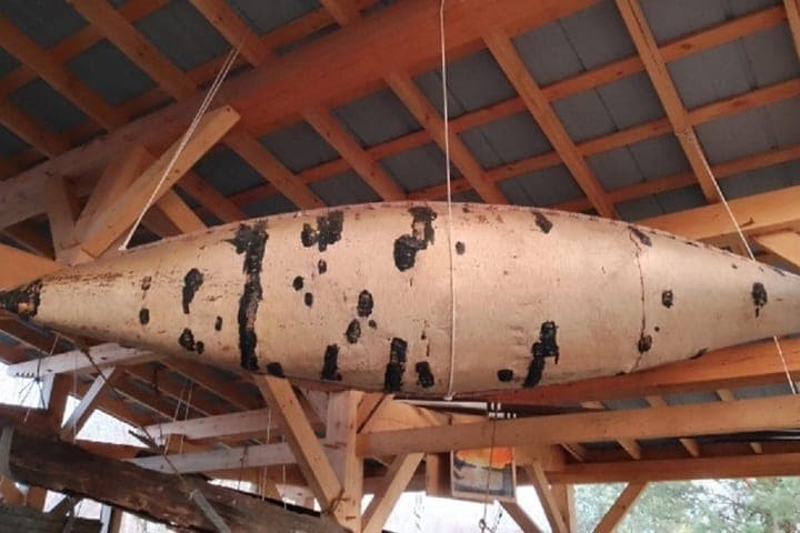 In Kroshnozero brought a canoe made according to the traditions of the American Indians
