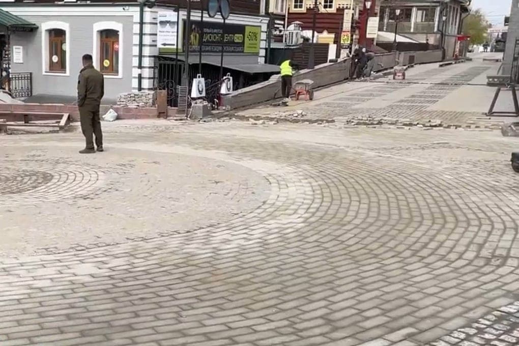In the 130th quarter of Irkutsk comes to the end of the repair of the pedestrian sidewalk