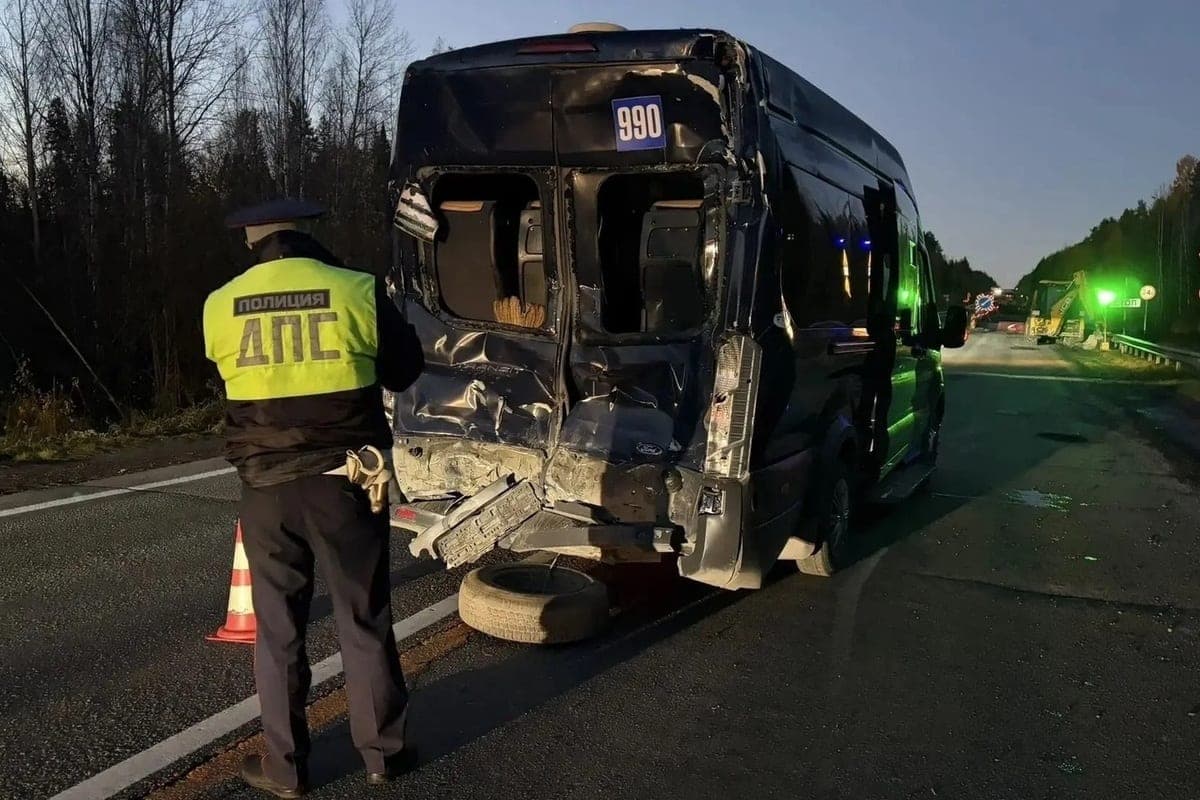 Two buses collided on the highway Yekaterinburg – Serov, five in the hospital