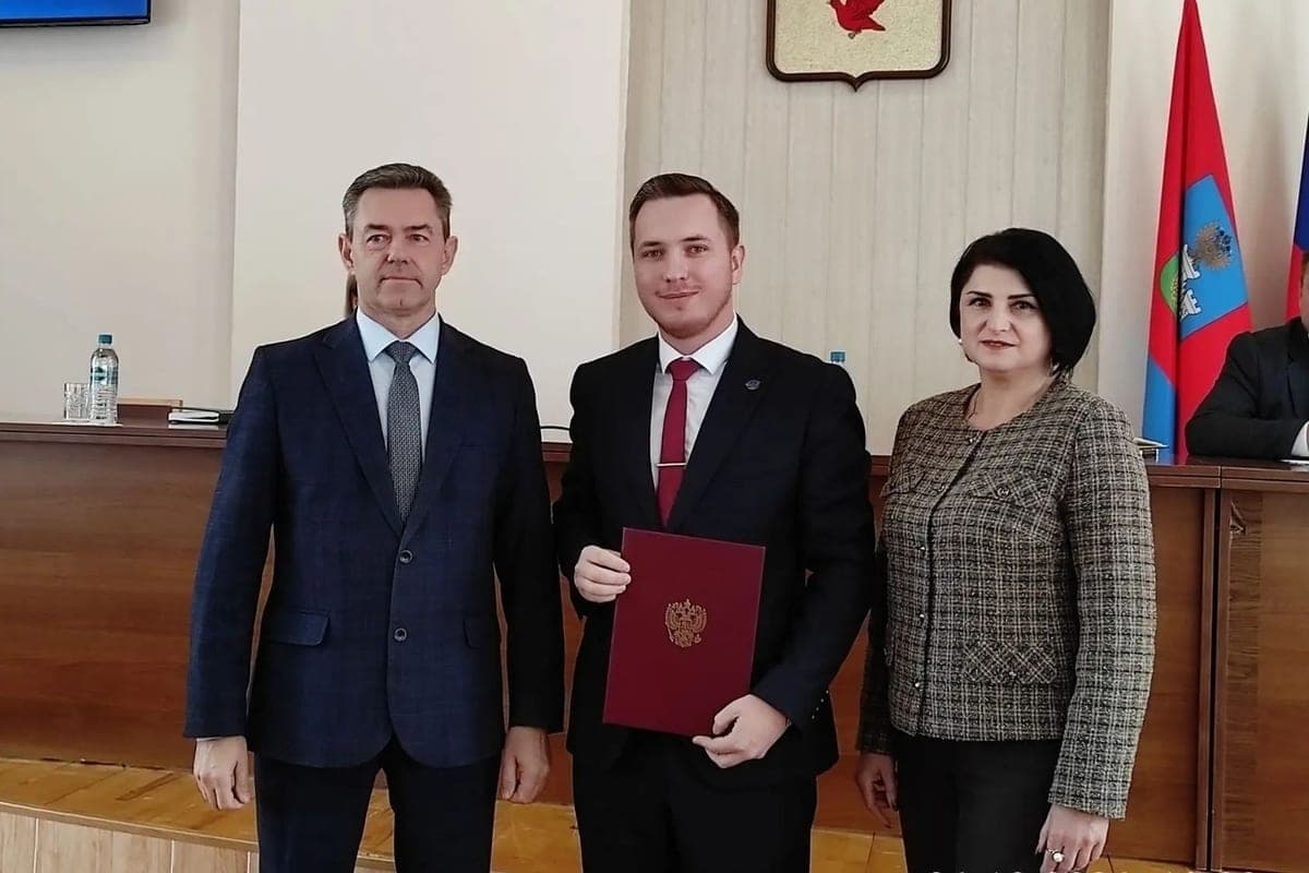 Livne teacher Oleg Batunov noted for effective participation in the competition of professional skills