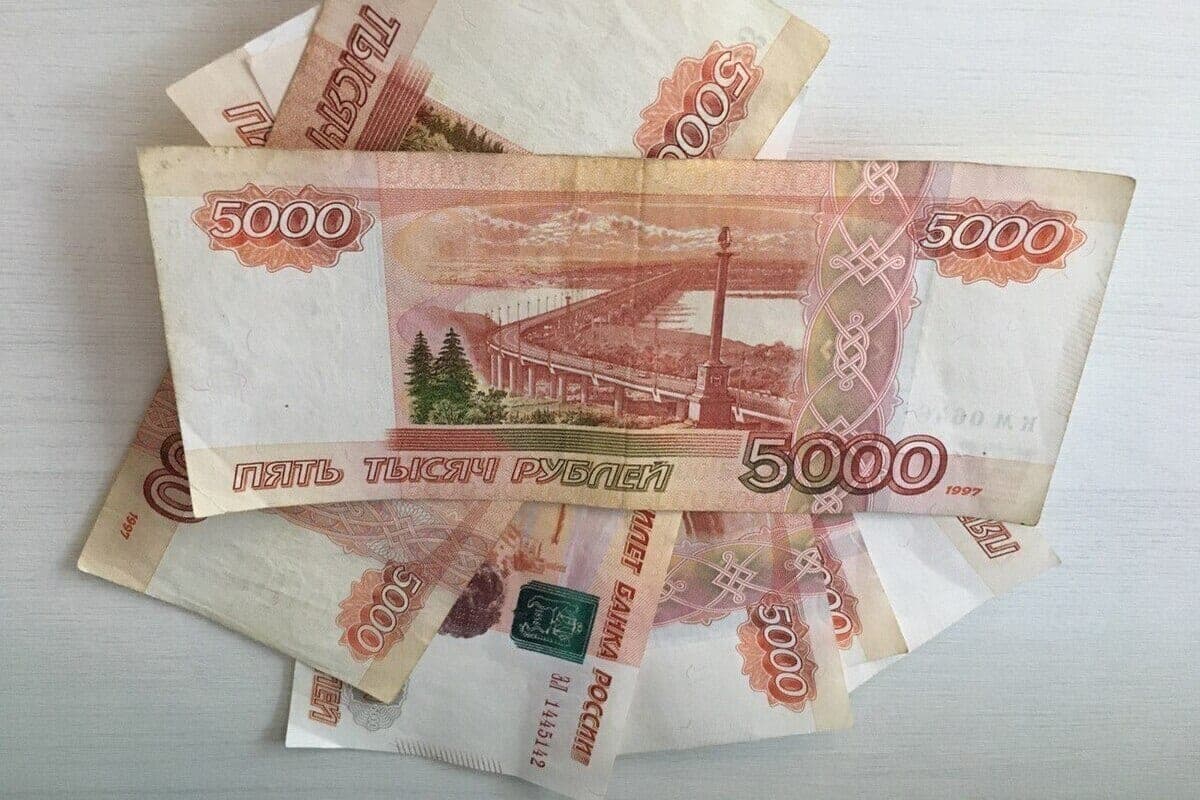 Экс-директор школы Воронежской области присваивала оплату за несуществующую работу