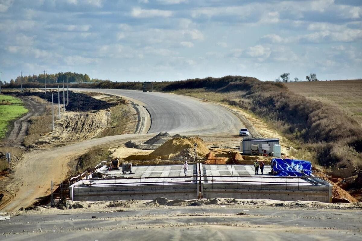 Head of the Federal Road Agency Roman Novikov visited the Western bypass of the Eagle under construction