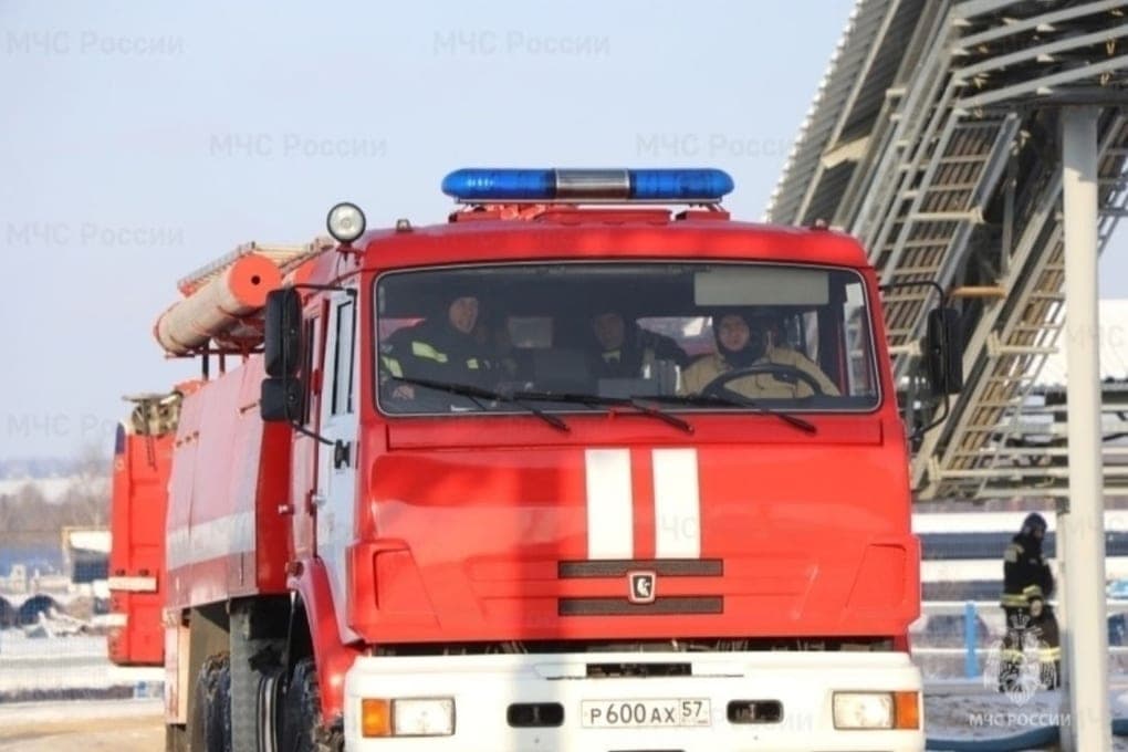 В Орловской области сотрудников МЧС вызывали из-за короткого замыкания в электрощитовой