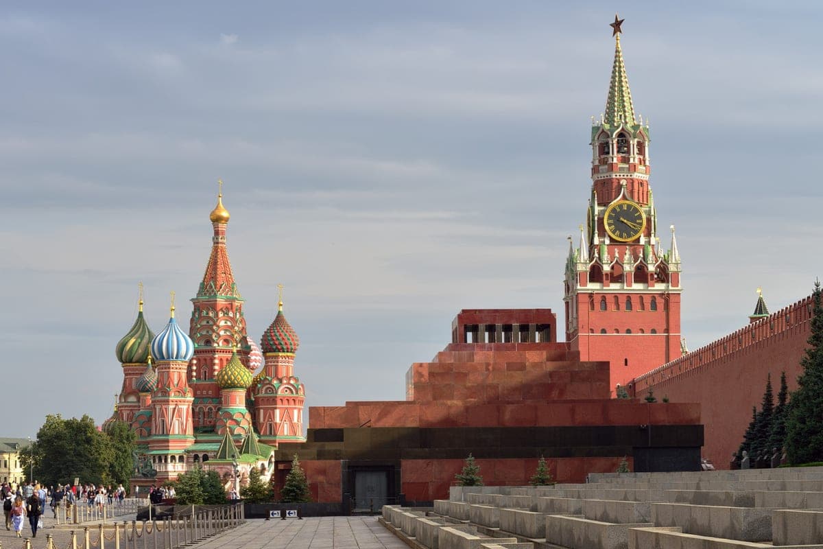Западные страшилки рухнули: «Нас пугали Россией, а зря». Американка Сара приехала в Питер и после русской бани признала неожиданную правду – это шок