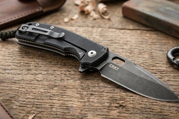 Складным ножом в грудь ударил ревнивый тамбовчанин соперника