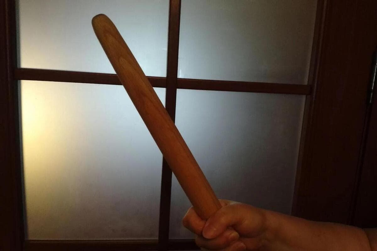 In Tosno, two ladies quarreled in a cafe, and one beat the other with a roller