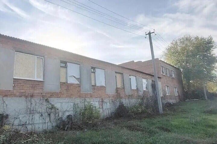 В Куйбышево закрыли окна водоканала после атаки дронов