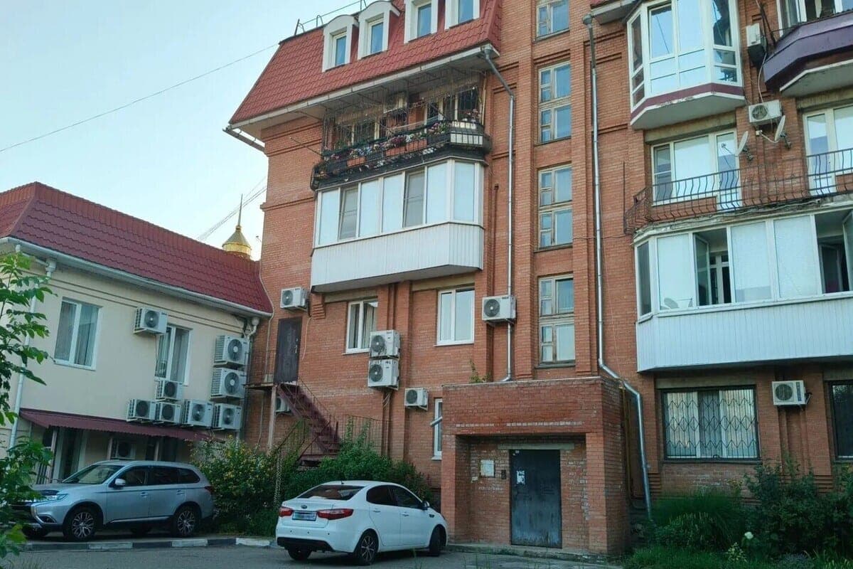 In Sochi, a pensioner threatened to kill two teenagers on the playground