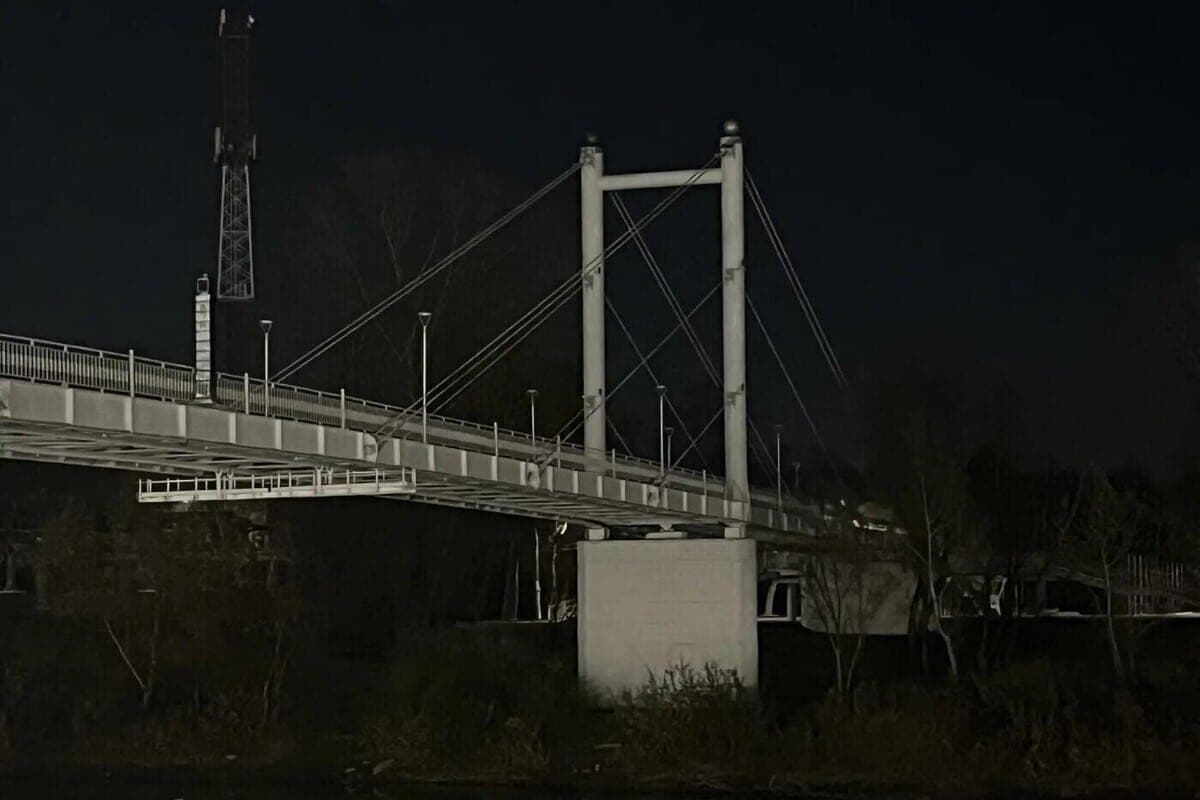 On the updated bridge across the Urals broke out electrical wiring