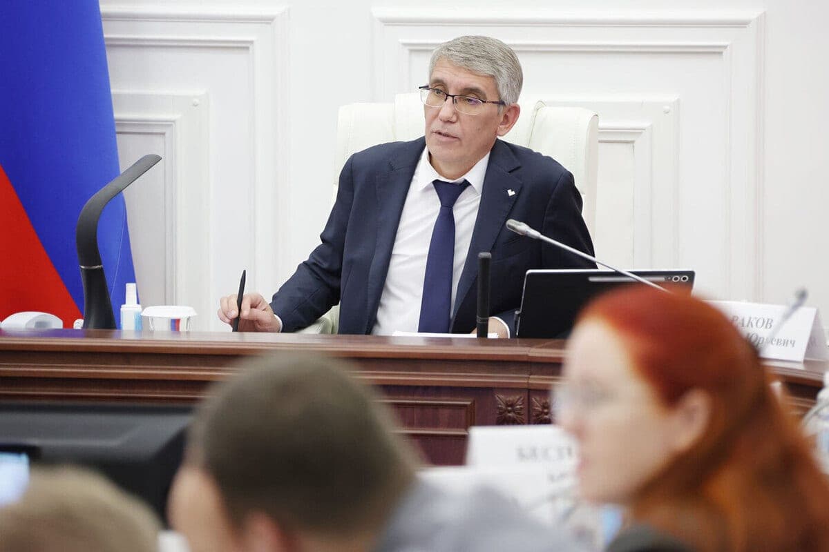 Миляев поручил развивать проекты молодых управленцев региона