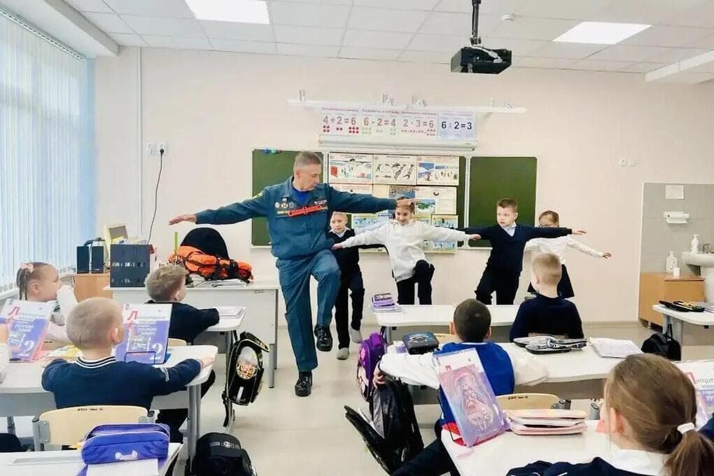 In schools of Novocheboksarsk began to teach children salvation on thin ice