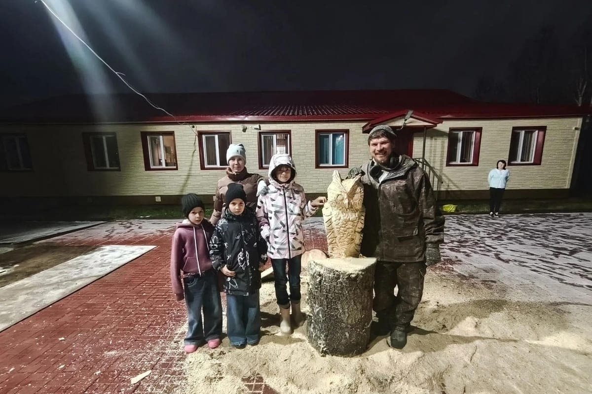 In Kotkino for the first time held a master class on high-speed chainsaw carving